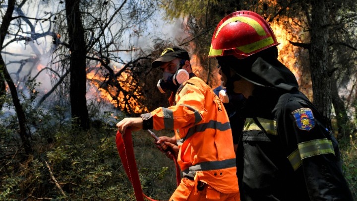  Ηράκλειο: Πυρκαγιά στην Αγία Πελαγία κοντά σε ξενοδοχειακές μονάδες και σπίτια