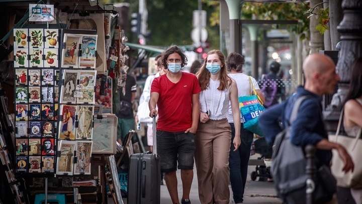  Γαλλία: Μάσκα με κάθε τίμημα, παρά τον καύσωνα, προτρέπει ο υπ. Υγείας