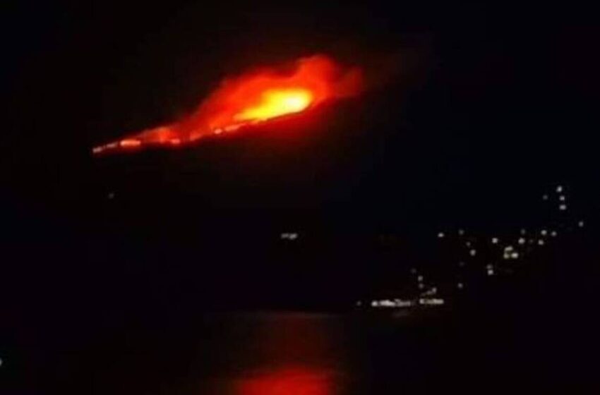  Μεγάλη φωτιά στην Ικαρία – Μάχη με τις φλόγες, εκκενώνονται οικισμοί (vid)