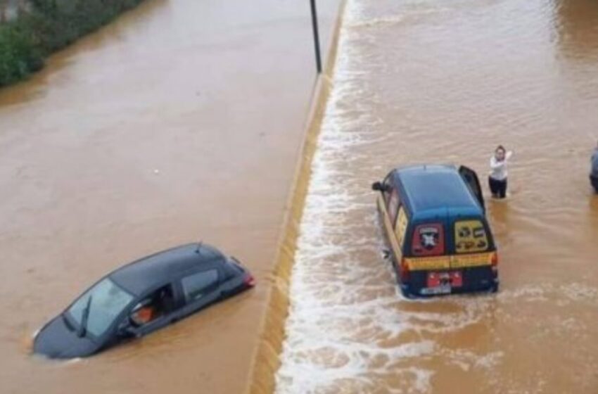  Βίντεο από την τραγωδία στην Εύβοια – Ενάμιση μέτρο το νερό, κάτοικοι σε απόγνωση (vid)