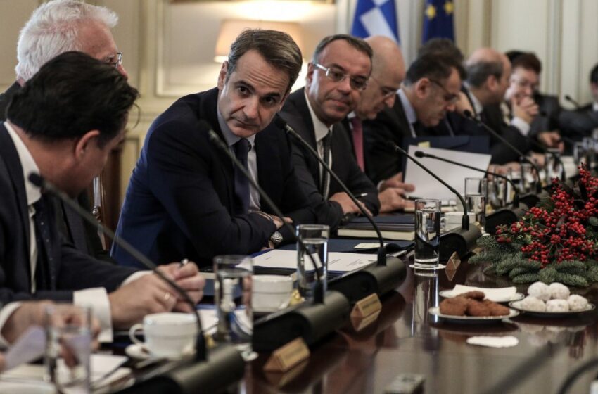  Ανασχηματισμός: Το αναπάντητο ερώτημα και η «σκιά» Σαμαρά