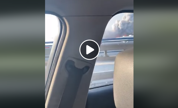  Βηρυτός – Βίντεο που κόβει την ανάσα: Αυτοκίνητο εν κινήσει καταστρέφεται από το ωστικό κύμα (vid)