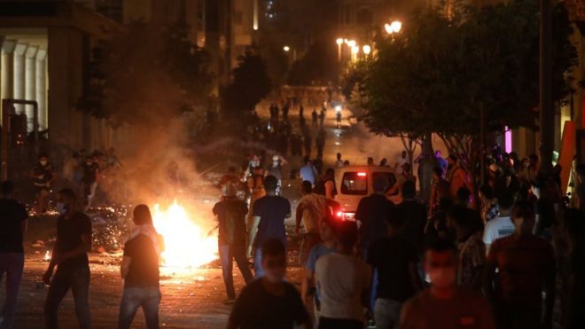  Λίβανος: Νεκρός αστυνομικός στις συγκρούσεις με διαδηλωτές στη Βηρυτό