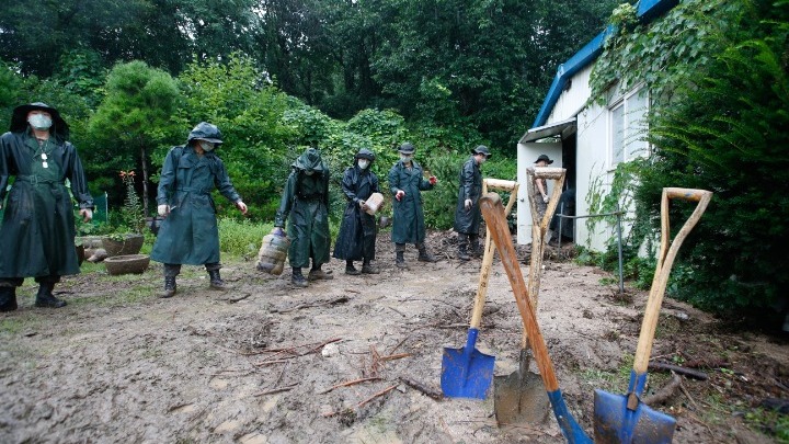  Ξεπέρασαν τους 20 οι νεκροί από τις καταρρακτώδεις βροχές στη Ν. Κορέα