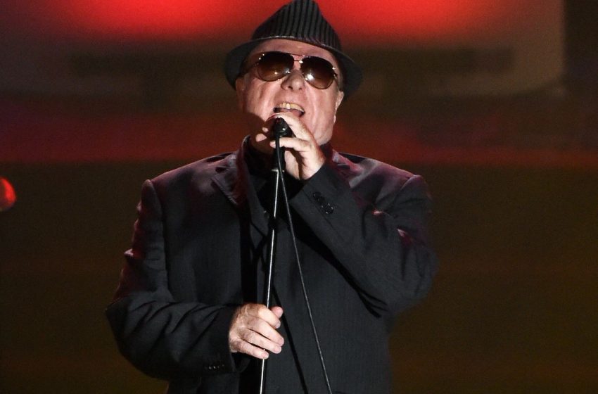  “‘Αρνητής” της πανδημίας ο Van Morrison με 3 τραγούδια κατά του lockdown- Κόντρα με την βρετανική κυβέρνηση (vid)