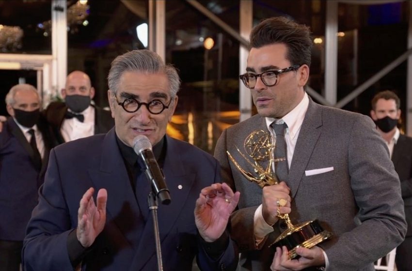  Emmy 2020: Οι σειρές «Schitt’s Creek» και «Succession» σάρωσαν τα βραβεία