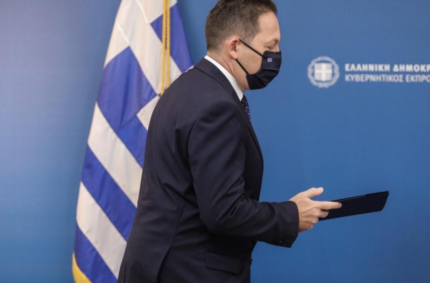  Πέτσας: Δεν υπάρχει σκέψη για απαγόρευση κυκλοφορίας – Τι είπε για το ενδεχόμενο γενικευμένης χρήσης μάσκας