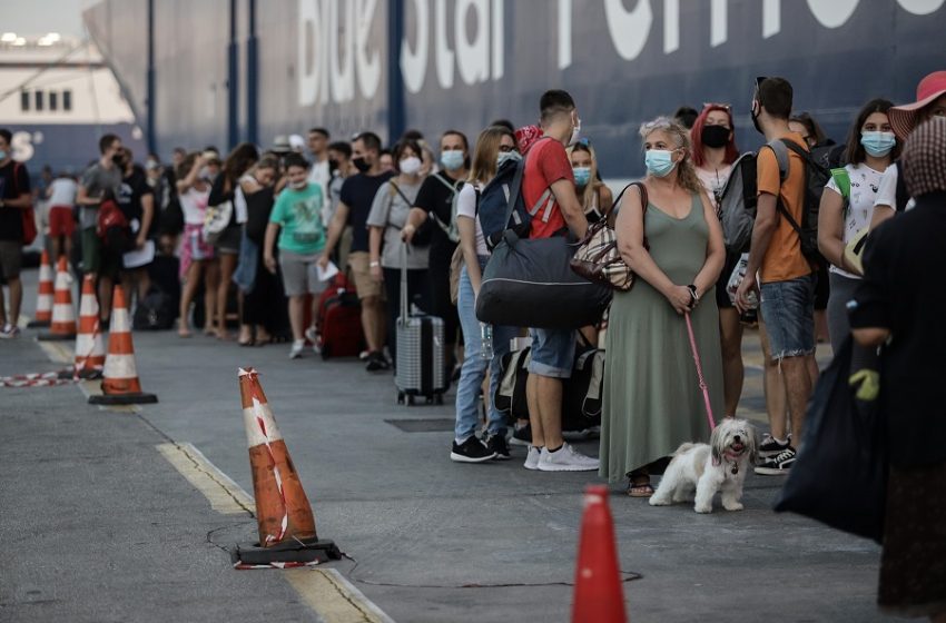  Καθηγητής Δερμιτζάκης: Χάσαμε το “παιχνίδι” τον Ιούλιο – Μάσκα παντού, τι είπε για Κουμουτσάκο