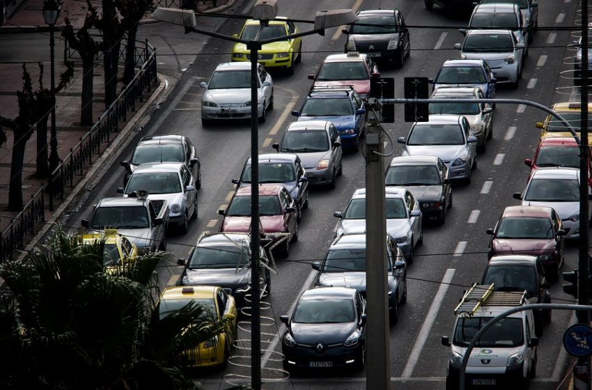  Τροχαίο στη Λεωφόρο Αθηνών – Μεγάλο μποτιλιάρισμα