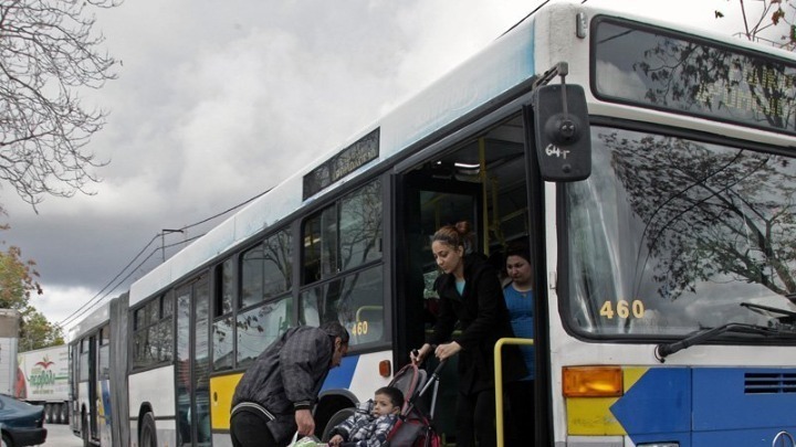  Καθυστερήσεις σε δρομολόγια λεωφορείων και τρόλεϊ – Ταλαιπωρία στους δρόμους