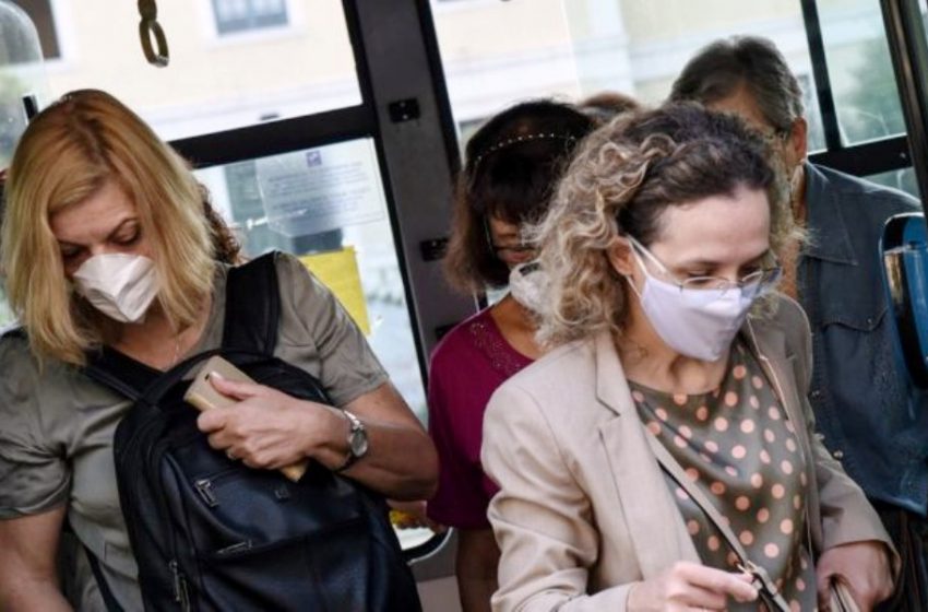  Nέα μέτρα για την πανδημία: Μάσκες σε εξωτερικούς χώρους, περιορισμοί κυκλοφορίας μετά τα μεσάνυχτα και SMS για ηλικιωμένους