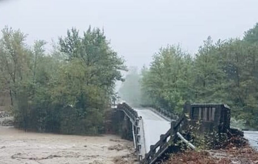  Εικόνες βιβλικής καταστροφής στην Καρδίτσα – Εκτεταμένες ζημιές και σε Κόρινθο