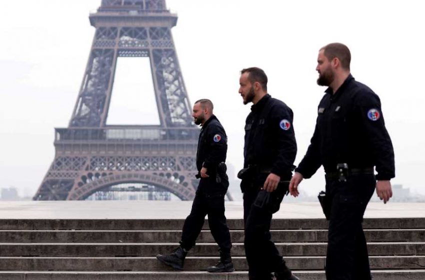  Συναγερμός στο Παρίσι – Εκκενώνεται ο πύργος του ‘Αιφελ