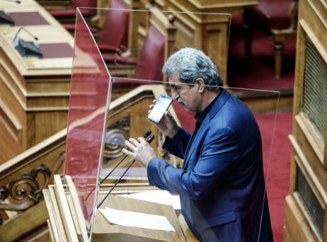  Στο μικροσκόπιο του Μαξίμου οι βουλευτές που απουσίαζαν από την ψηφοφορία για τον Πολάκη- Όλα τα ονόματα- “Ξηλώνουν” τον Καλαφάτη