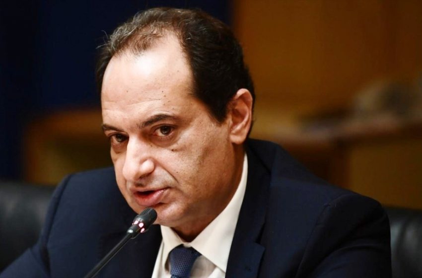  Σπιρτζης: Η κυβέρνηση θυμίζει ταινία με τον Κλουζώ