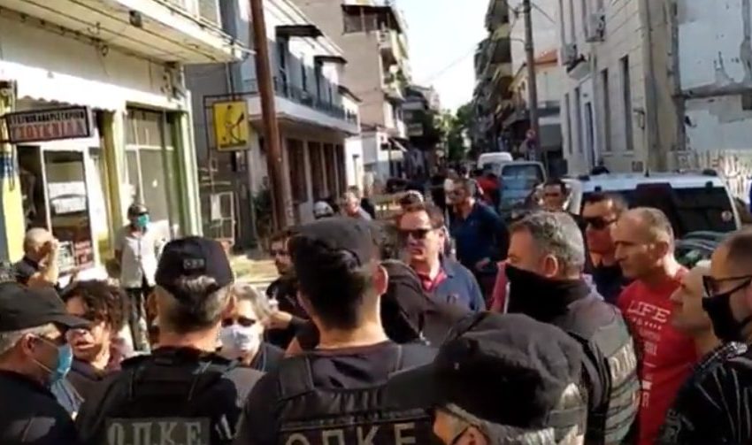  Καρδίτσα: Αστυνομικοί εμπόδισαν κατοίκους να διαμαρτυρηθούν στον πρωθυπουργό (vid)
