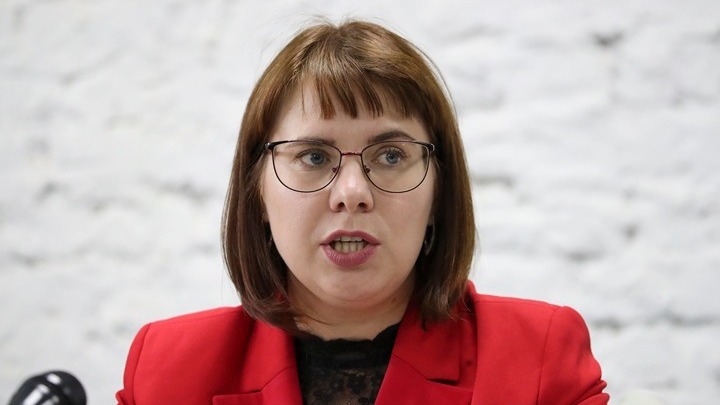  Η ακτιβίστρια της αντιπολίτευσης στη Λευκορωσία, Όλγκα Κοβάλκοβα, εγκαταλείπει την πατρίδα της μετά τη σύλληψή της