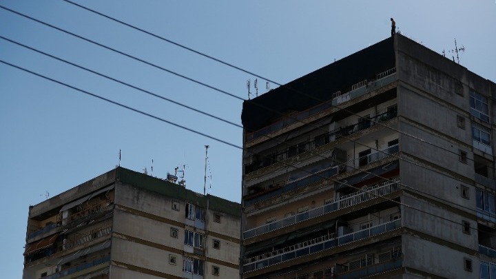  Λαγκαδάς: Κατέβηκε από την ταράτσα 12όροφης οικοδομής  ο άνδρας που απειλούσε να αυτοκτονήσει