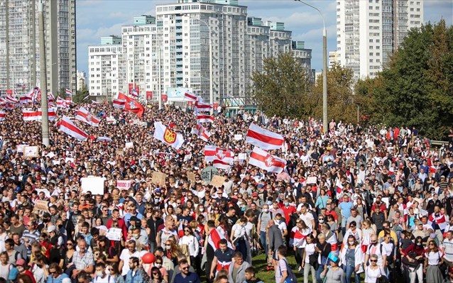 Χιλιάδες διαδηλωτές στους δρόμους του Μινσκ – 250 συλλήψεις