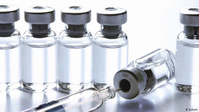  Γερμανοί ειδικοί: Έως και δύο χρόνια για να εμβολιασθούν όλοι- Ποιοι θα επιλεγούν αρχικά- Θα παραμείνουν μάσκες και μέτρα απόστασης