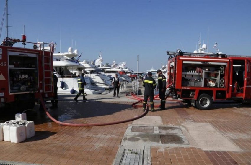  Έκρηξη σε θαλαμηγό στην Μαρίνα Ζέας με δυο τραυματίες