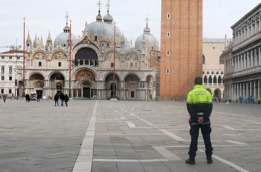  Θα φέρει …lockdown ο Άη-Βασίλης στην Ιταλία