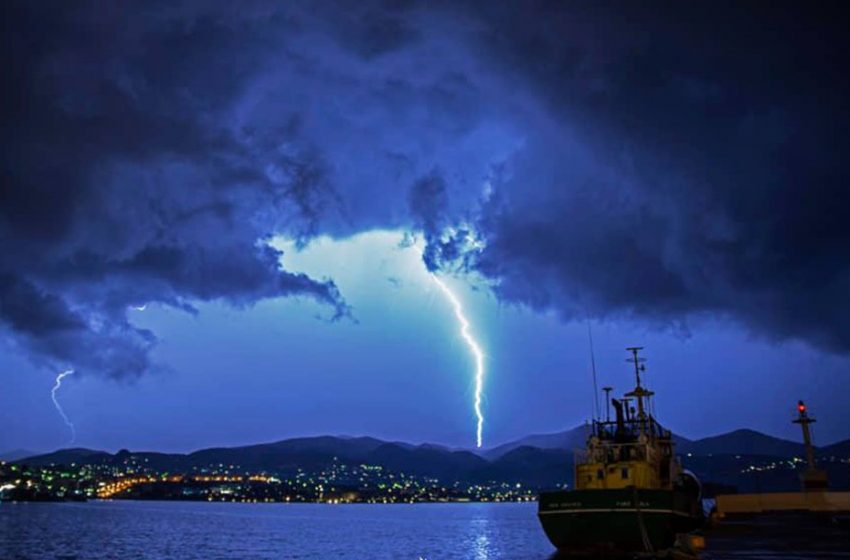  Κρήτη: Έπεσαν 3.800 κεραυνοί – Στα Χανιά τα μεγαλύτερα ύψη βροχής – Νέο δελτίο με έντονα καιρικά φαινόμενα