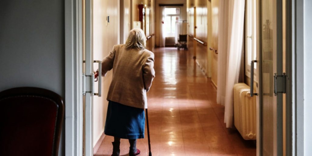 koronoios girokomeio ilikiomenoi