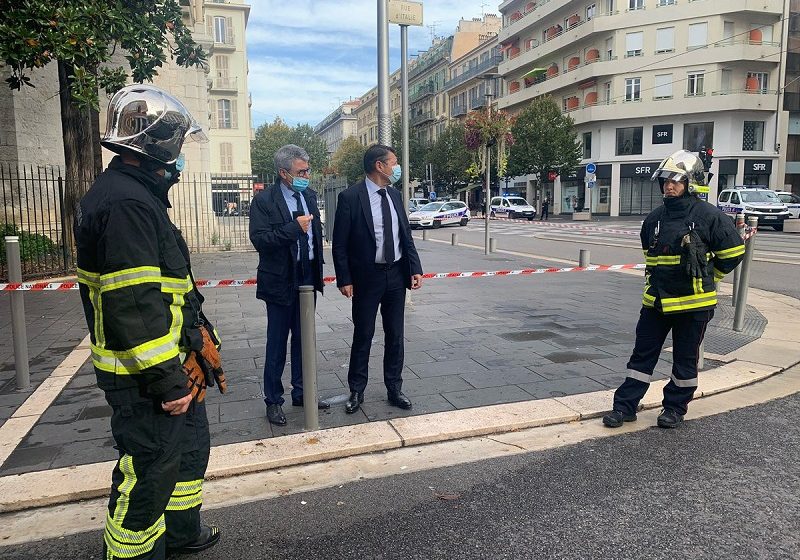  Τρόμος στη Γαλλία: Τρεις νεκροί σε επίθεση με μαχαίρι στη Νίκαια- Ο δράστης φώναξε “Αλλάχου Άκμπαρ”  και αποκεφάλισε δύο από τα θύματα