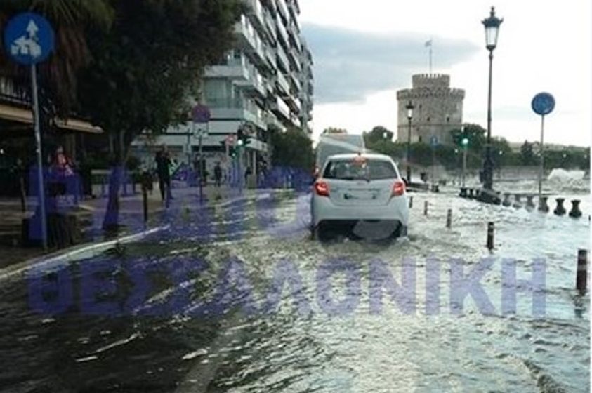  Θεσσαλονίκη: Βγήκε στην στεριά η θάλασσα (vid)