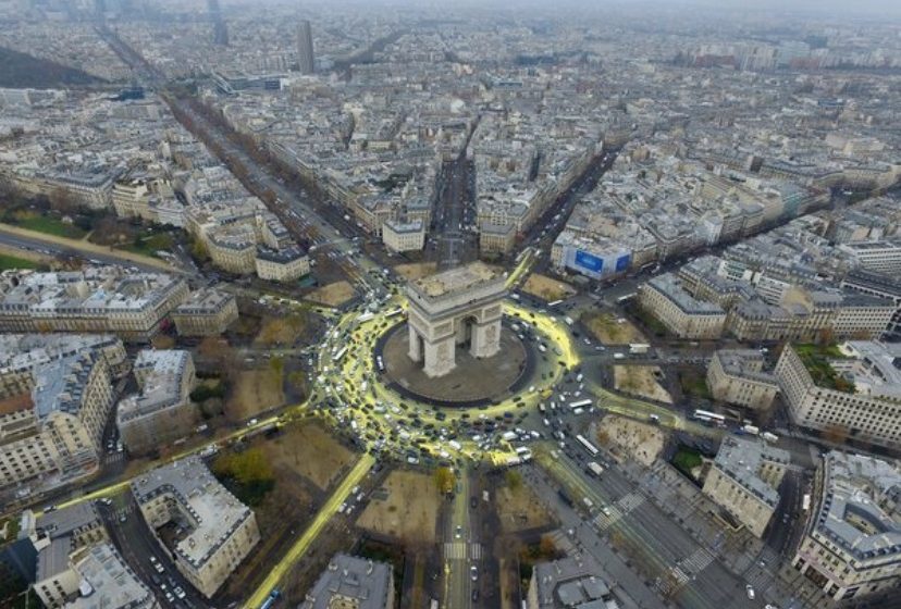  Παρίσι: Τηλεφώνημα για βόμβα – Εκκενώθηκε η Αψίδα του Θριάμβου
