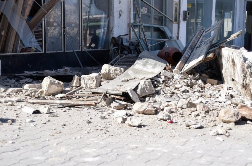  Τραγωδία στη Σάμο από το μεγάλο σεισμό – Νεκροί δύο μαθητές που καταπλακώθηκαν από τοίχο