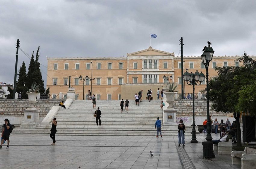  Προσήλθαν αυτοβούλως με τον δικηγόρο τους οι δύο αδελφές για την επίθεση με μαχαίρι στη 16χρονη