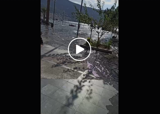 Σεισμός στη Σάμο: Η στιγμή που βγαίνει η θάλασσα στη στεριά – Οι πρώτες εικόνες