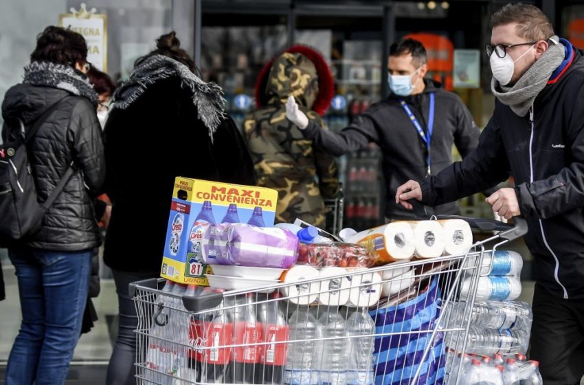  Σούπερ μάρκετ: Οι υπάλληλοι καταγγέλλουν ότι έγιναν εστίες υπερμετάδοσης