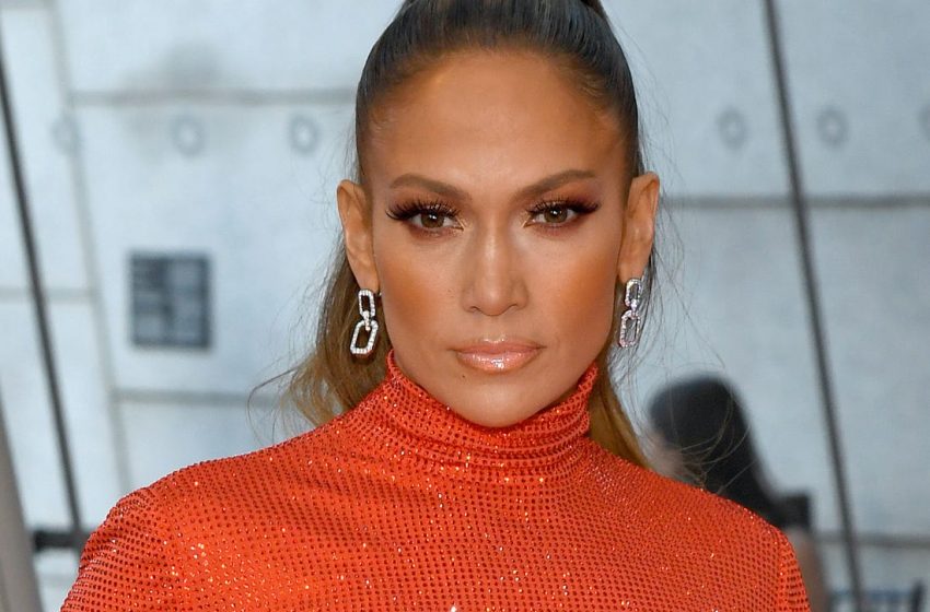  Η Jennifer Lopez στα 51 ολόγυμνη στο εξώφυλλο του νέου της single