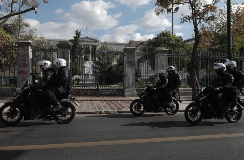  Απαγόρευση συναθροίσεων: Θύελλα αντιδράσεων από την αντιπολίτευση – Ομαδικά πυρά μετά την καταδίκη από την Ένωση Δικαστών και Εισαγγελέων