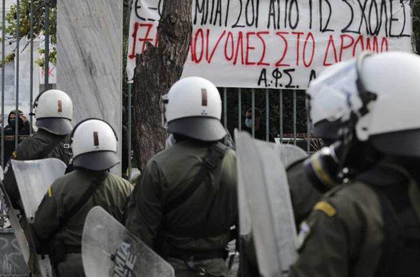  Απαγόρευση συναθροίσεων:  Συνέντευξη του συνταγματολόγου  Α. Καϊδατζή στο libre- Σημείο προς σημείο η άποψη περί αντισυνταγματικότητας