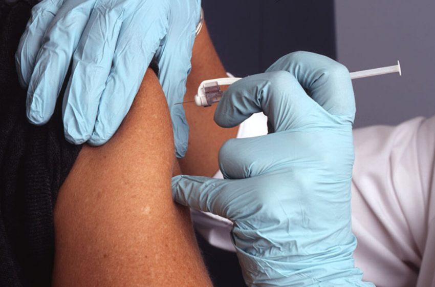  COVID: Ποιοι θα εμβολιαστούν πρώτοι – Οδηγίες από το Ευρωπαϊκό Κέντρο Πρόληψης και Ελέγχου Νοσημάτων (ECDC)