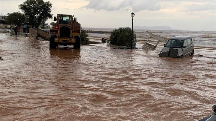  Εγκλωβισμένα παιδιά σε ιδιωτικό εκπαιδευτήριο στην Άνω Χερσόνησο από τη σφοδρή κακοκαιρία