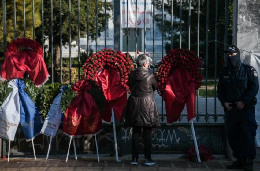  Πολυτεχνείο: Η Αστυνομία απαγόρευσε στην ΟΛΜΕ να καταθέσει στεφάνι