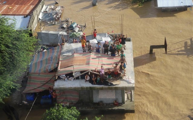  O τυφώνας Vamco σάρωσε τις Φιλιππίνες και κινείται προς το Βιετνάμ