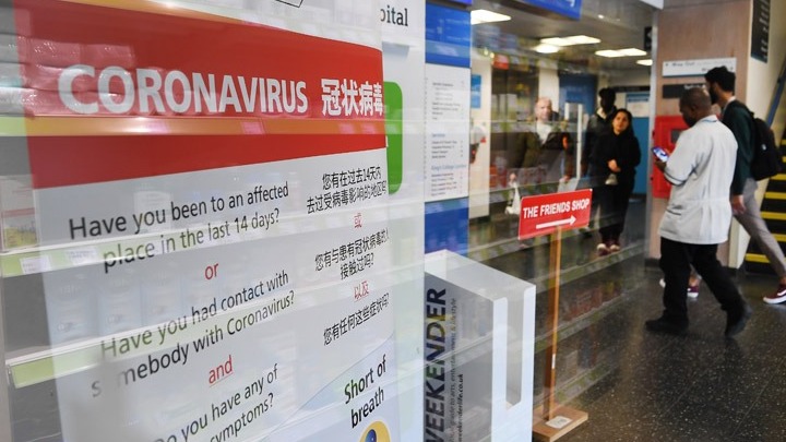  Δεύτερη μετάλλαξη του ιού εντοπίστηκε στην Βρετανία – Από ταξιδιώτες στη Νότια Αφρική
