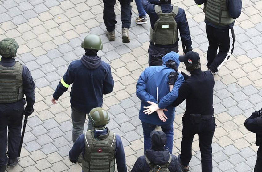  Εκατοντάδες συλλήψεις σε διαδήλωση της αντιπολίτευσης στη Λευκορωσία