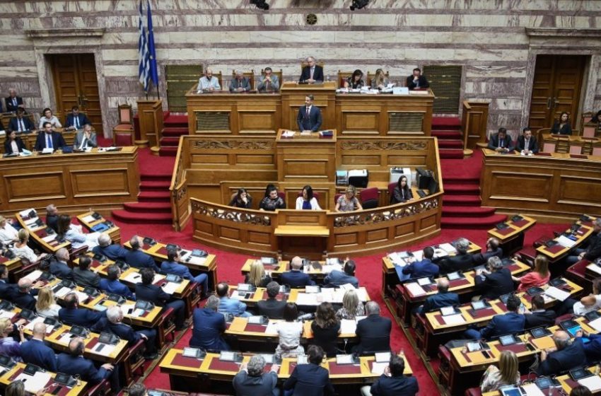 Ο ΣΥΡΙΖΑ καλεί στην Επιτροπή Θεσμών και Διαφάνειας τους Κικίλια, Αρκουμανέα και Τσιόδρα για την “υπόθεση ΕΟΔΥ”