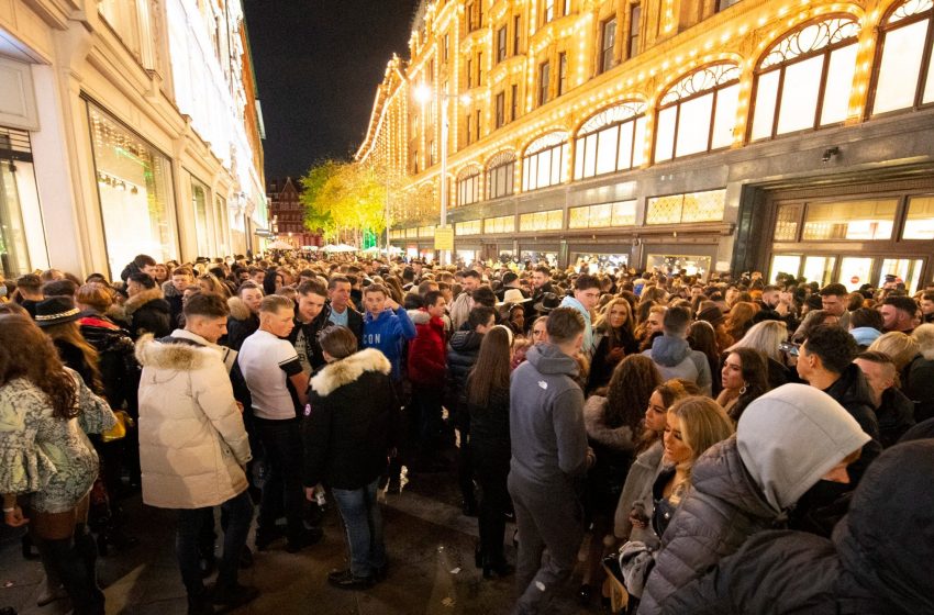  Οι εικόνες από το Harrods σήμαναν συναγερμό- Κικίλιας, Χαρδαλιάς, Τσιόδρας λένε “όχι” στη λειτουργία των mall- Σύγχυση από αντιφατικές δηλώσεις υπουργών