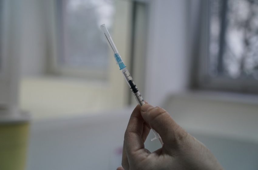  Ανησυχητική προειδοποίηση από τους ιδρυτές της BioNTech για το εμβόλιο