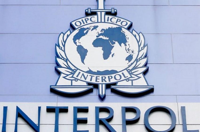 Συναγερμός από την Interpol σε όλο τον κόσμο: “Θα κυκλοφορήσουν πλαστά εμβόλια”