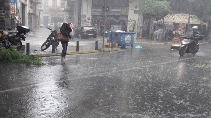  Κακοκαιρία: Ποιοι δρόμοι είναι κλειστοί  στην Αττική –  Ζημιές από πτώσεις δέντρων