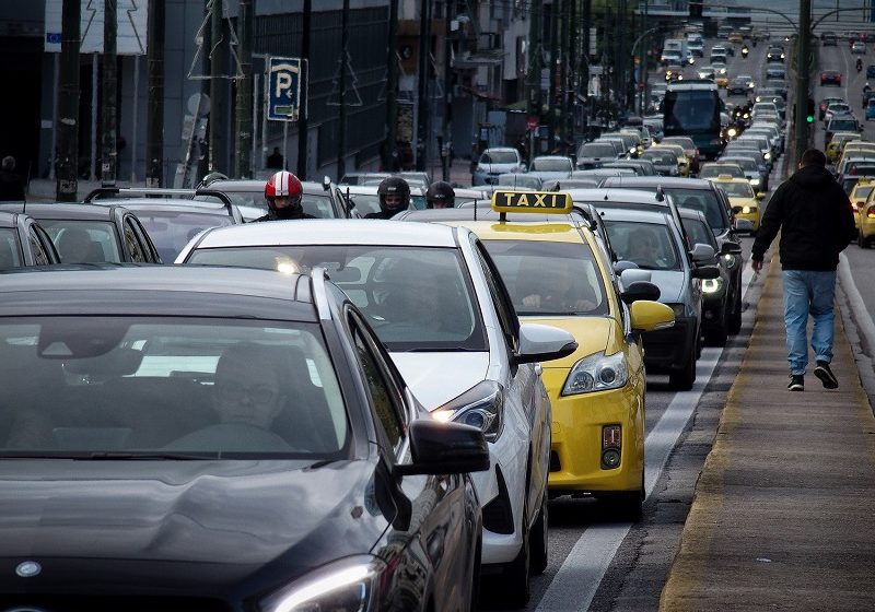  Κομφούζιο στον Κηφισό λόγω τροχαίου